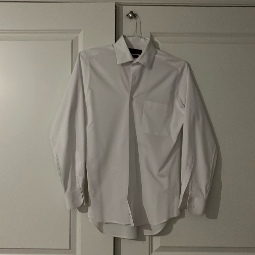 Men’s Fitted dress shirt, small 14-24 1/2, 32/33